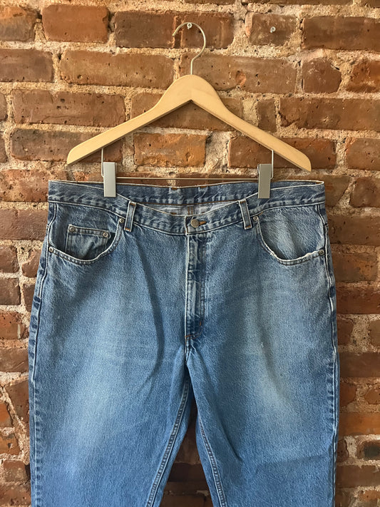 Vintage Wrangler Medium Wash Denim - 38